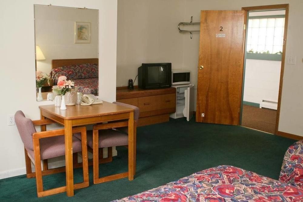 Budget Inn Wellsville Exterior photo