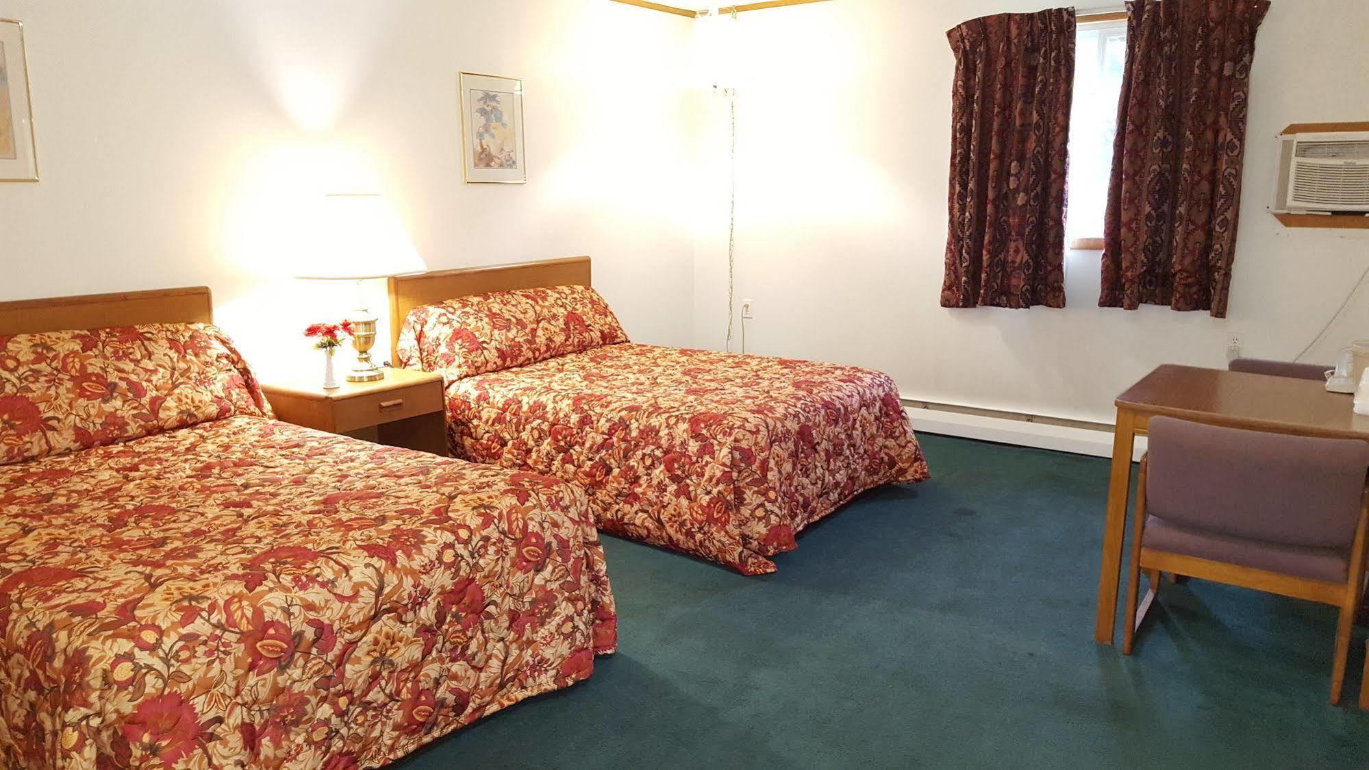 Budget Inn Wellsville Exterior photo